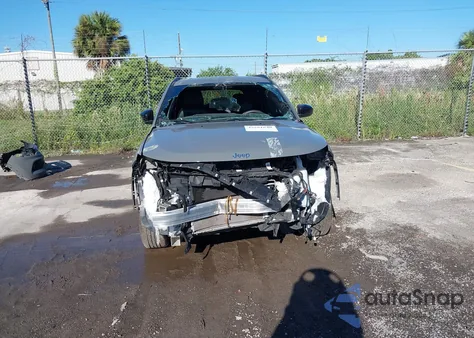 2024 Jeep Compass Latitude 4X4 from USA, damaged, VIN 3C4NJDBN8RT603412